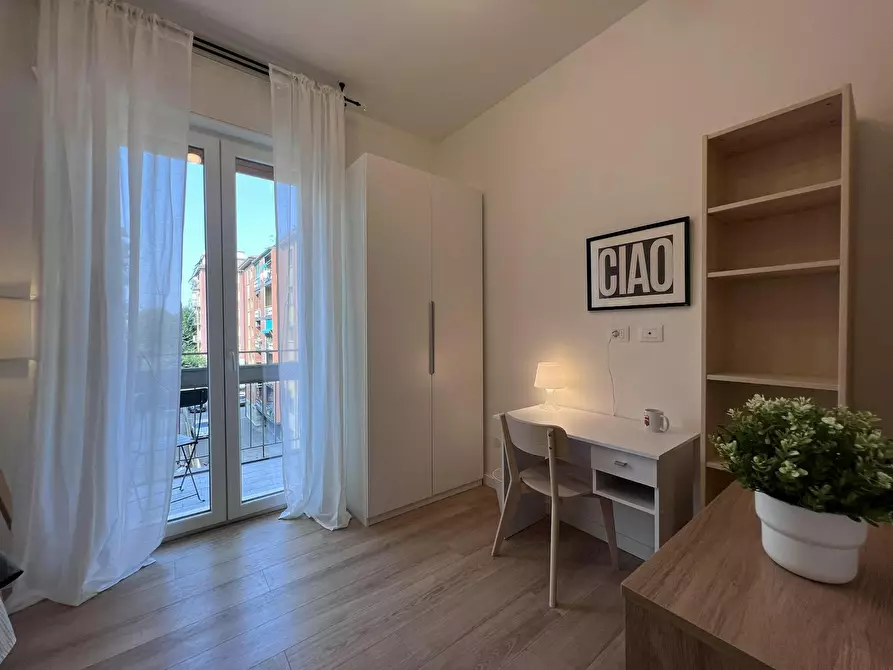 Immagine 10 di Camera in affitto  in Via Leandro Alberti a Bologna