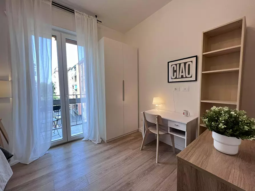 Immagine 8 di Camera in affitto  in Via Leandro Alberti a Bologna