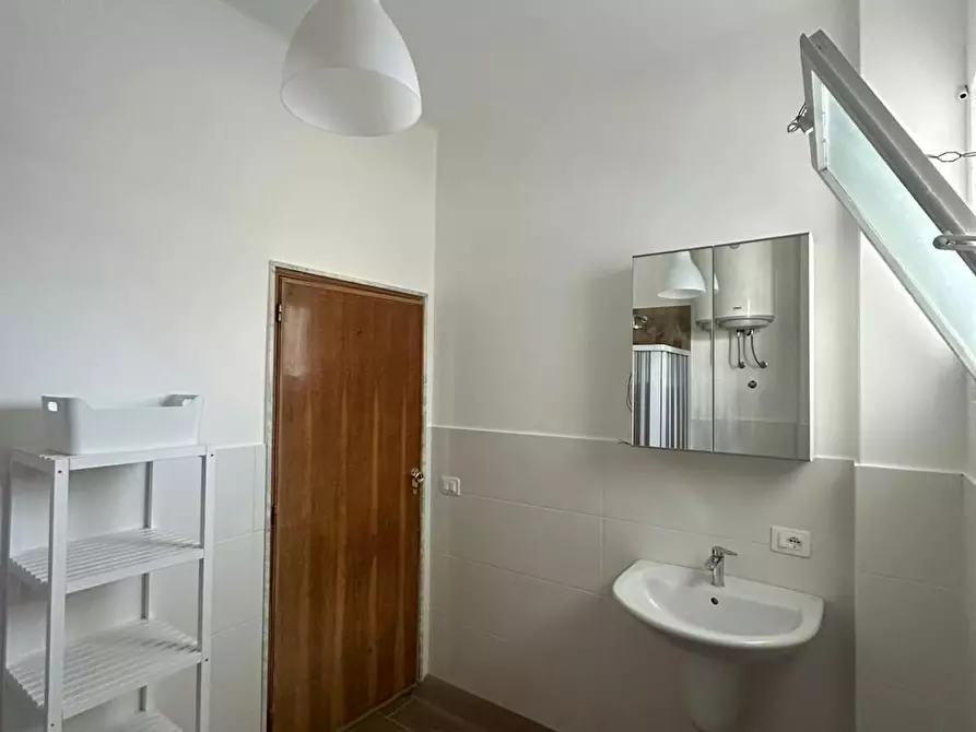 Immagine 9 di Camera in affitto  in Via Giovanni Laterza a Bari