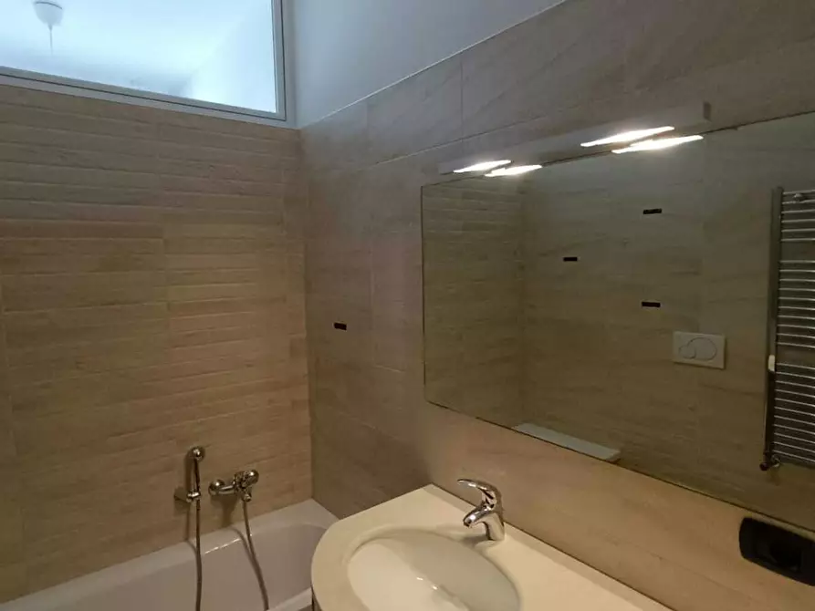 Immagine 8 di Camera in affitto  in Via Sergio Pansini a Bari