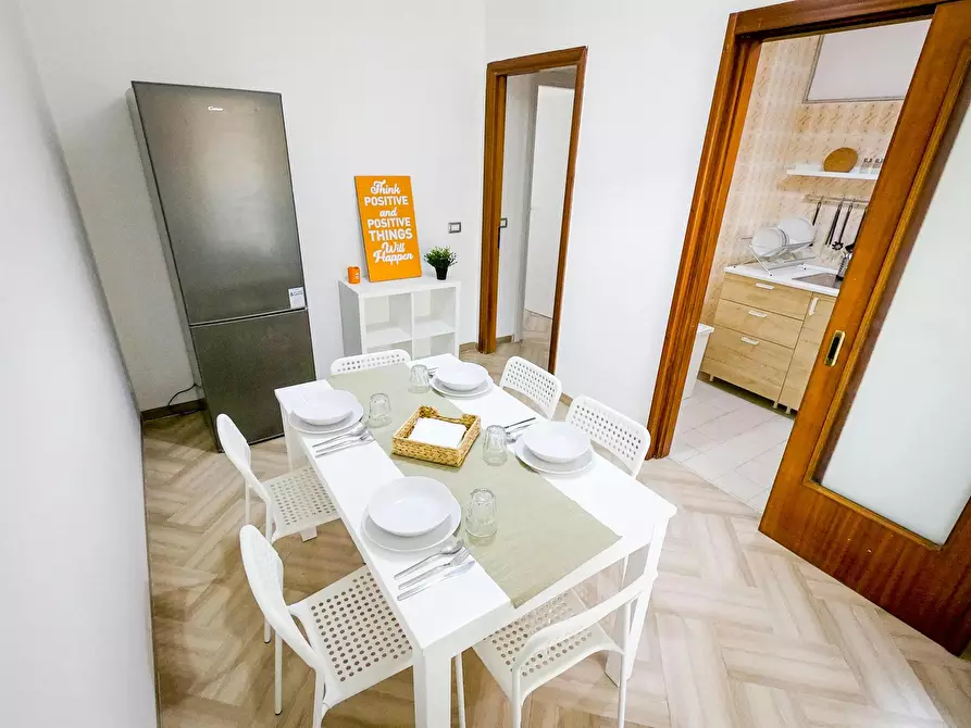 Immagine 9 di Camera in affitto  in Via Giulio Petroni a Bari