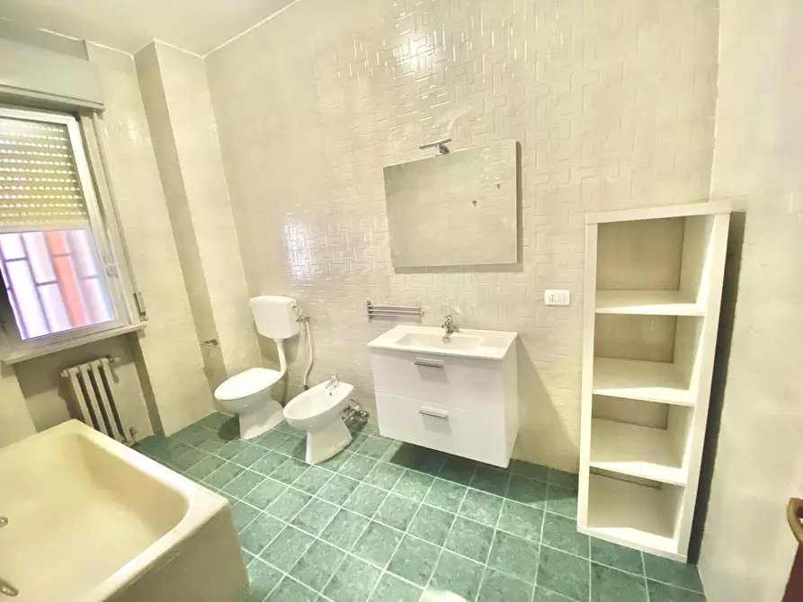 Immagine 6 di Camera in affitto  in Via Giulio Petroni a Bari