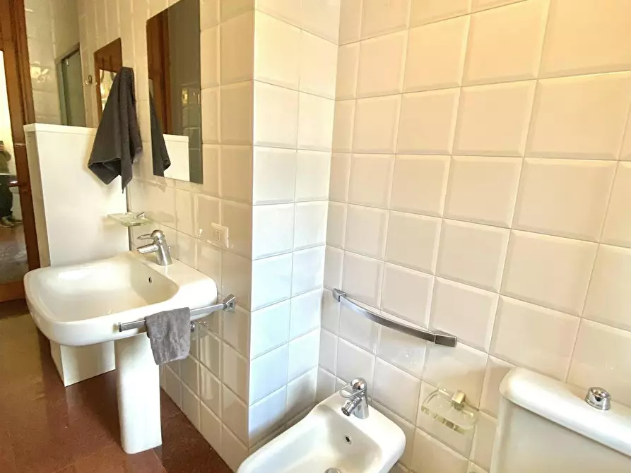 Immagine 9 di Camera in affitto  in Via Prospero Petroni a Bari