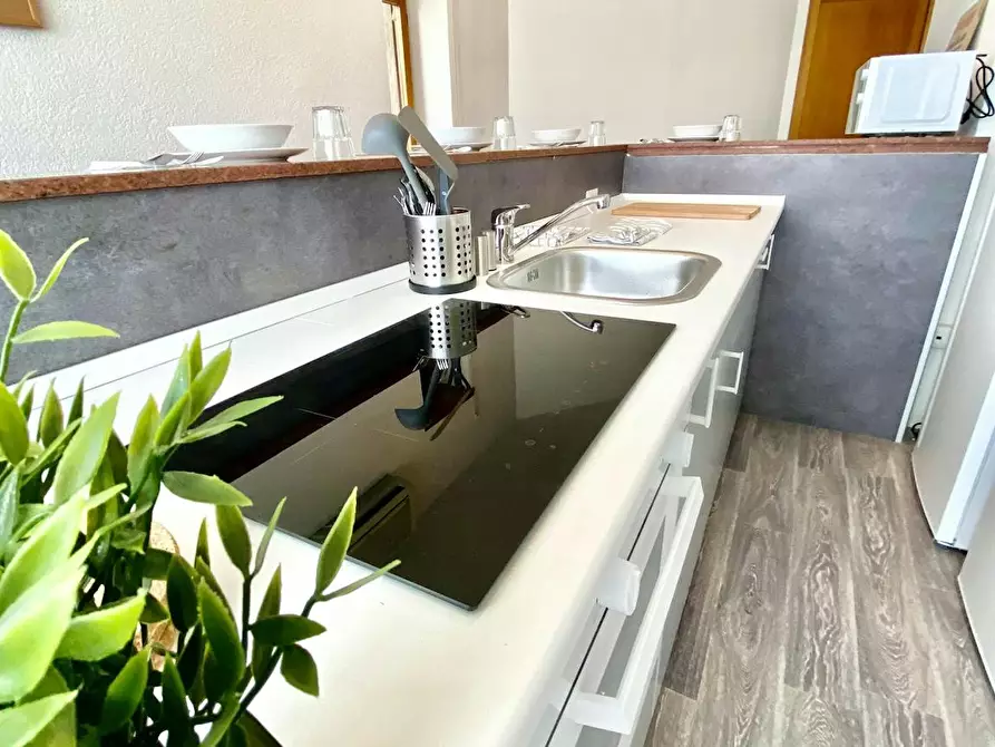 Immagine 4 di Camera in affitto  in Via Prospero Petroni a Bari