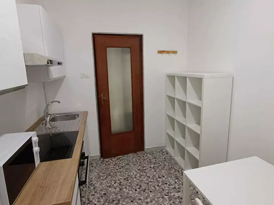 Immagine 5 di Camera in affitto  in Piazza G. Garibaldi a Bari