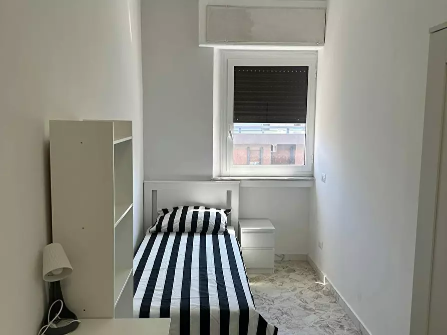 Immagine 2 di Camera in affitto  in Viale Unità d'Italia a Bari