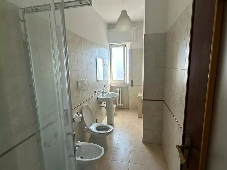 Immagine 6 di Camera in affitto  in Viale Unità d'Italia a Bari