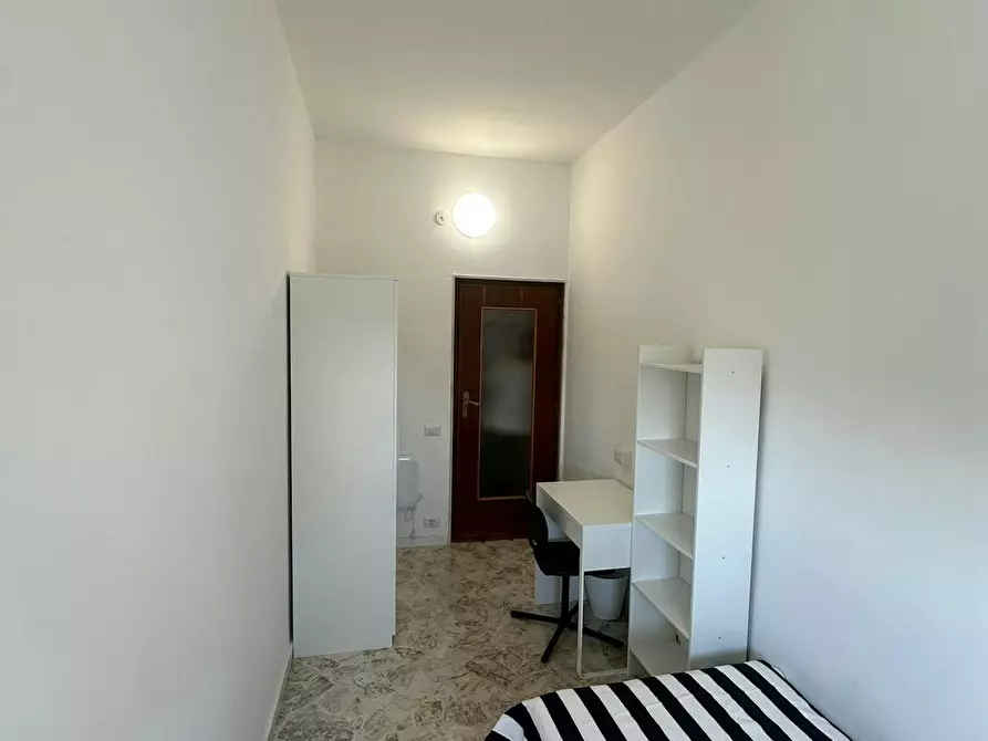 Immagine 1 di Camera in affitto  in Viale Unità d'Italia a Bari