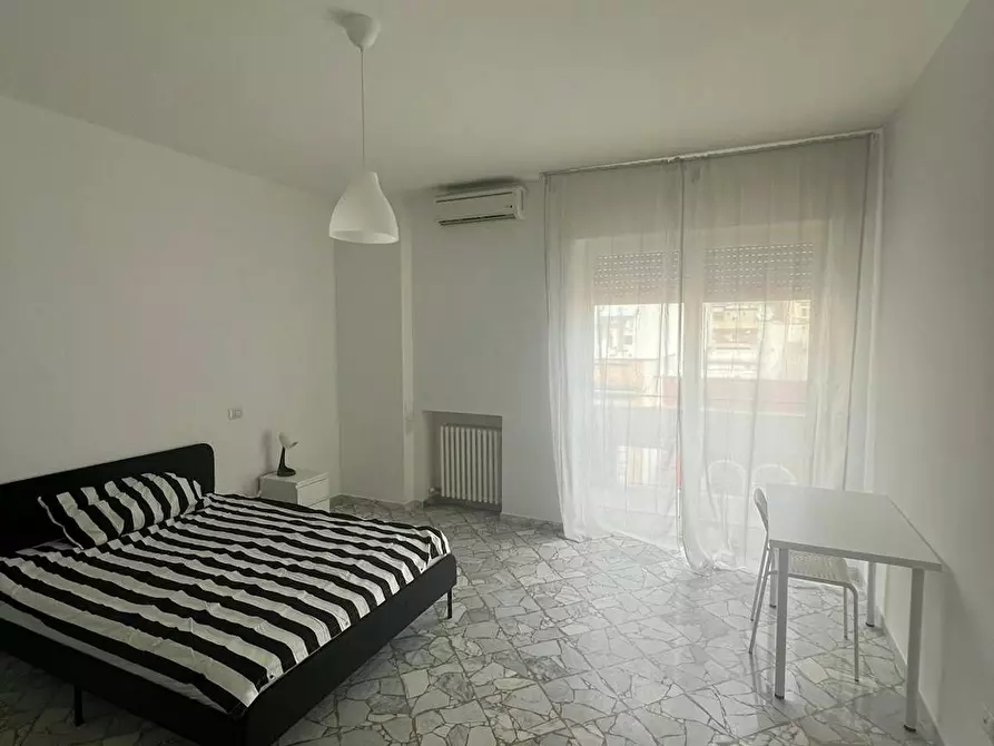 Immagine 2 di Camera in affitto  in Via Giuseppe Davanzati Forges a Bari