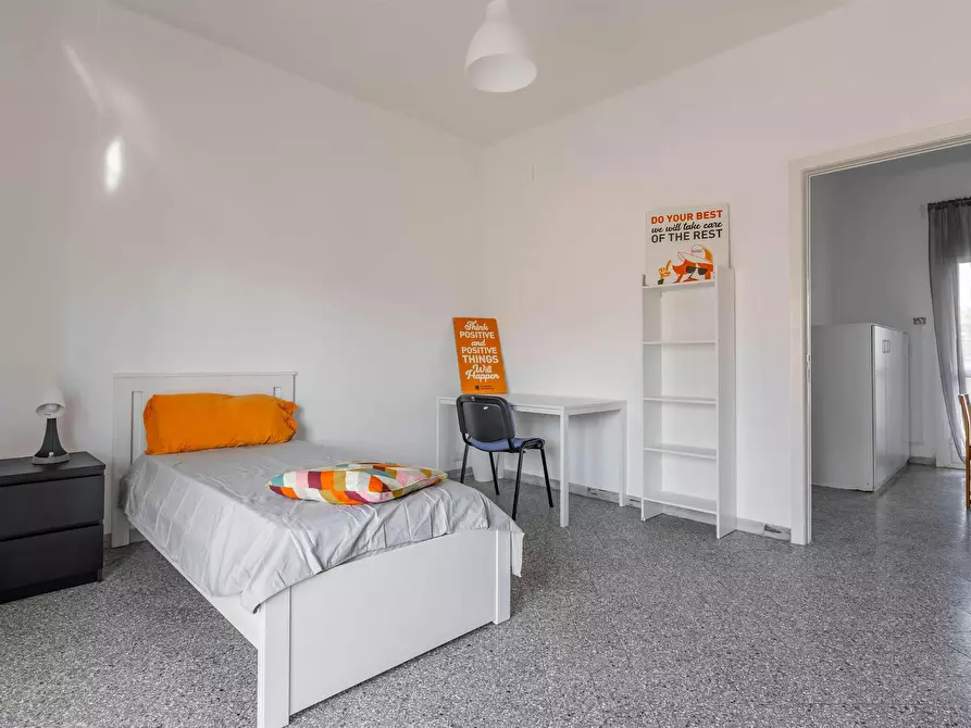 Immagine 2 di Camera in affitto  in Corso Alcide de Gasperi a Bari