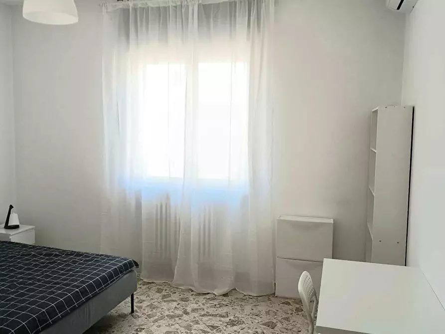 Immagine 2 di Camera in affitto  in Via Sigismondo Castromediano a Bari