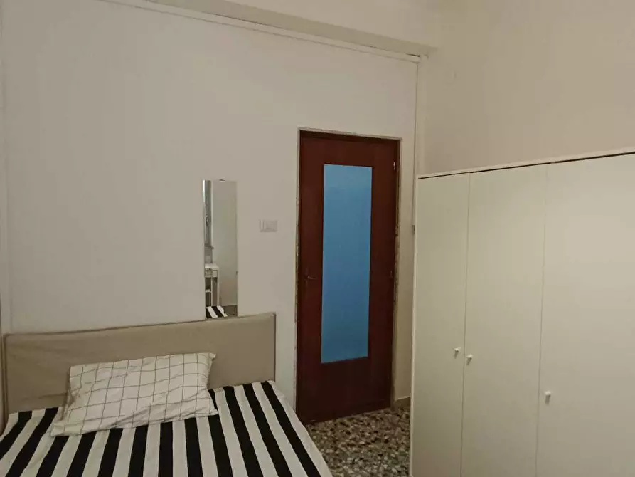 Immagine 2 di Camera in affitto  in Piazza G. Garibaldi a Bari