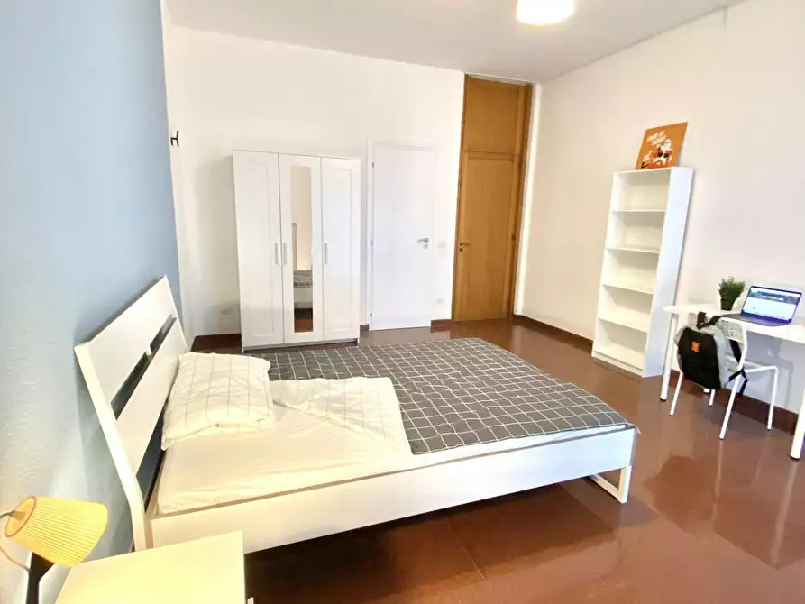 Immagine 2 di Camera in affitto  in Via Prospero Petroni a Bari