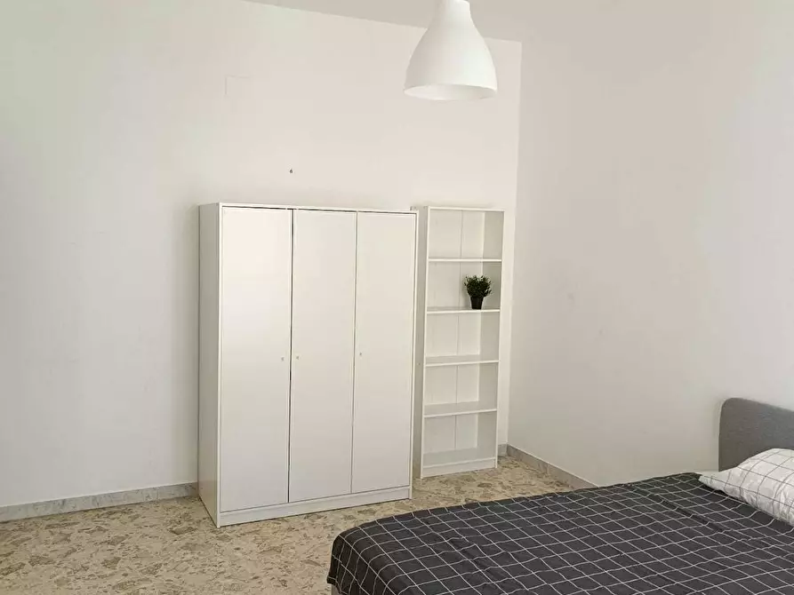 Immagine 2 di Camera in affitto  in Via Sigismondo Castromediano a Bari