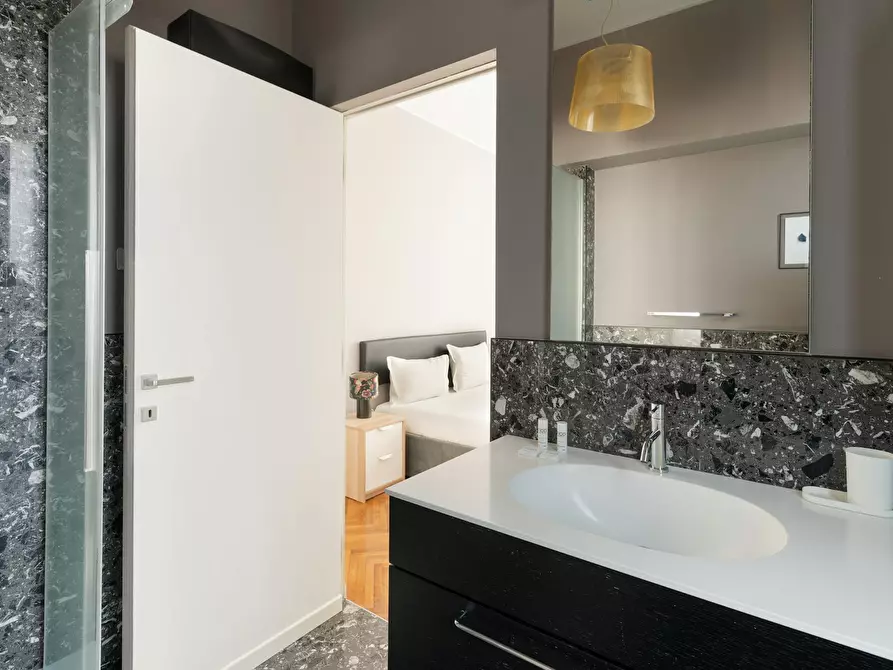 Immagine 8 di Appartamento in affitto  in Via Monviso a Milano