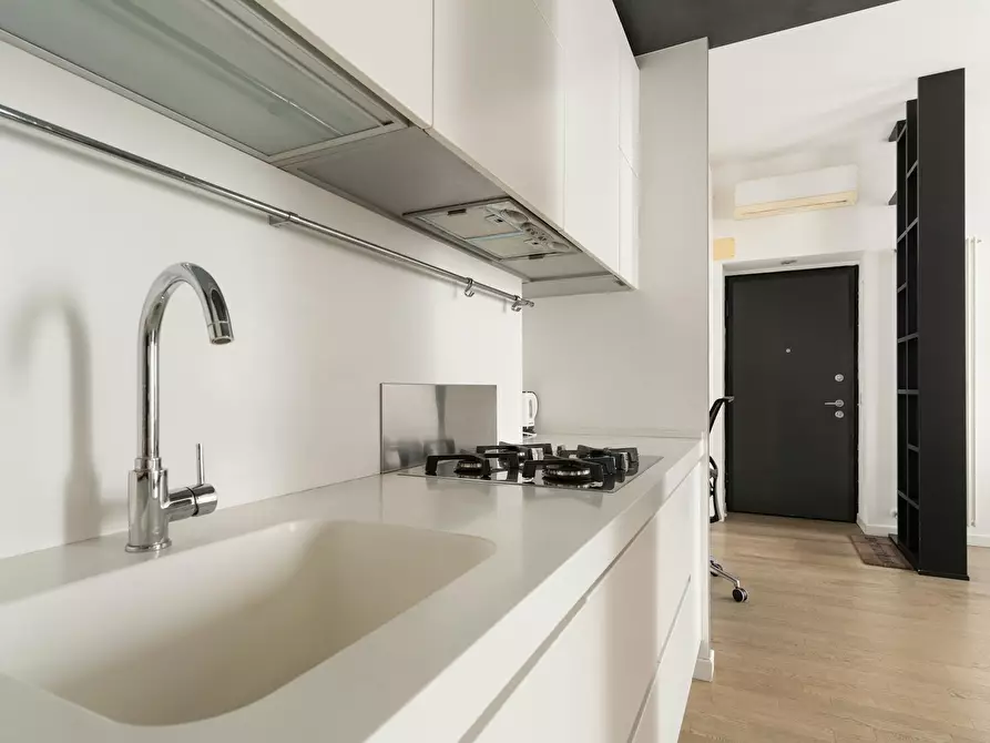 Immagine 4 di Appartamento in affitto  in Via Monviso a Milano