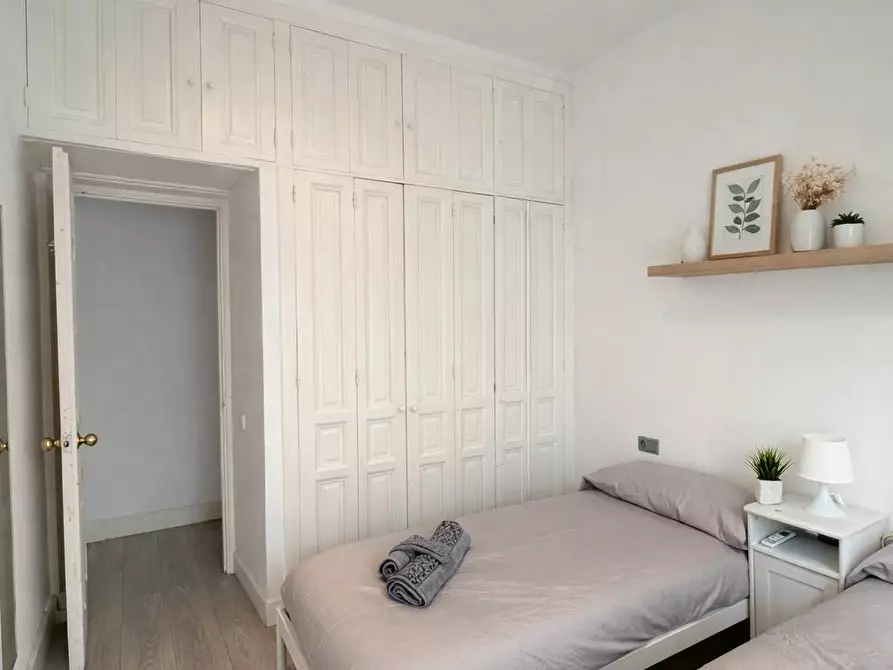Immagine 2 di Appartamento in affitto  in Calle de la Cava Baja a Madrid