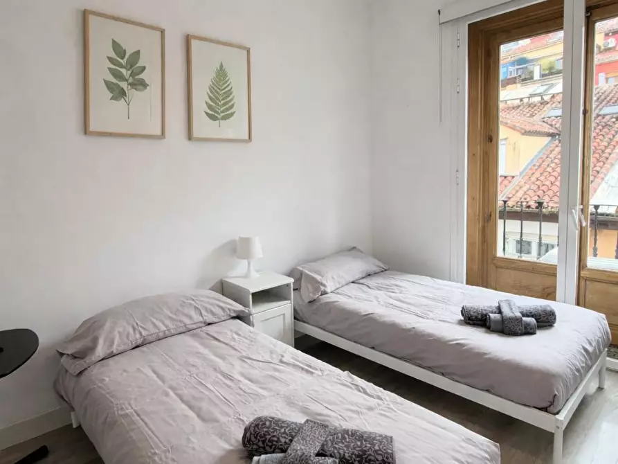 Immagine 5 di Appartamento in affitto  in Calle de la Cava Baja a Madrid