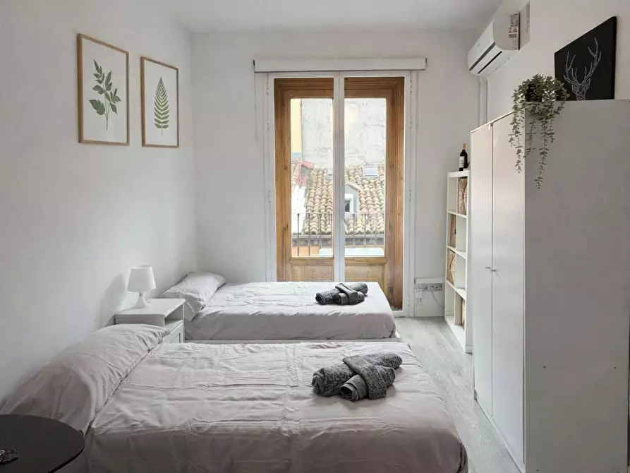 Immagine 6 di Appartamento in affitto  in Calle de la Cava Baja a Madrid