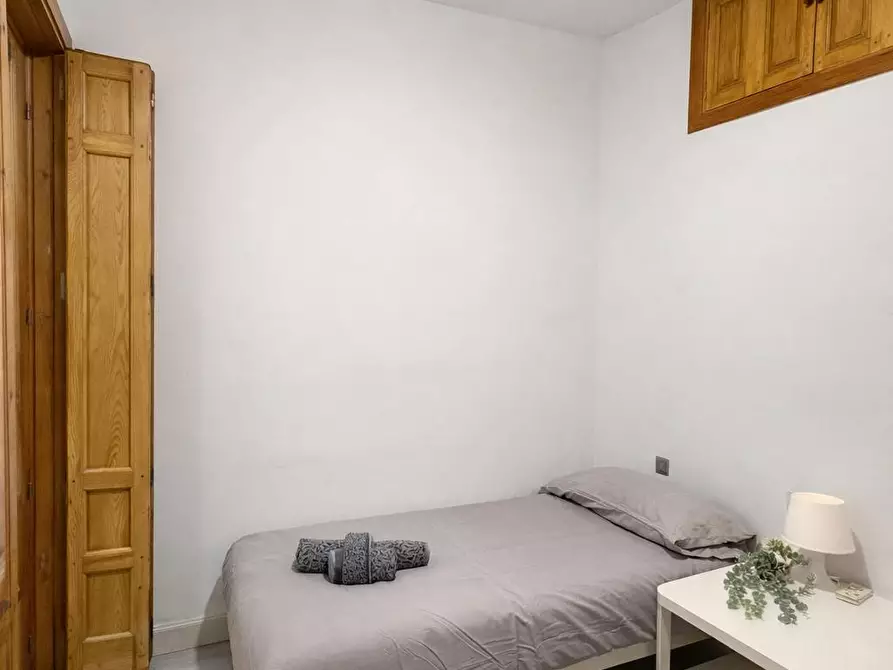 Immagine 10 di Appartamento in affitto  in Calle de la Cava Baja a Madrid