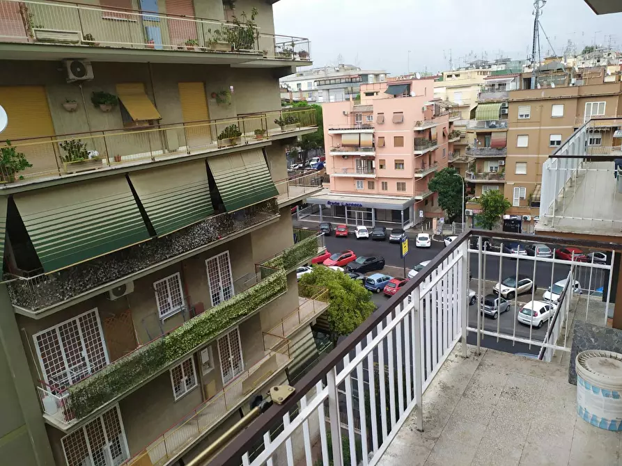 Immagine 5 di Appartamento in affitto  in Via Tor de' Schiavi a Roma
