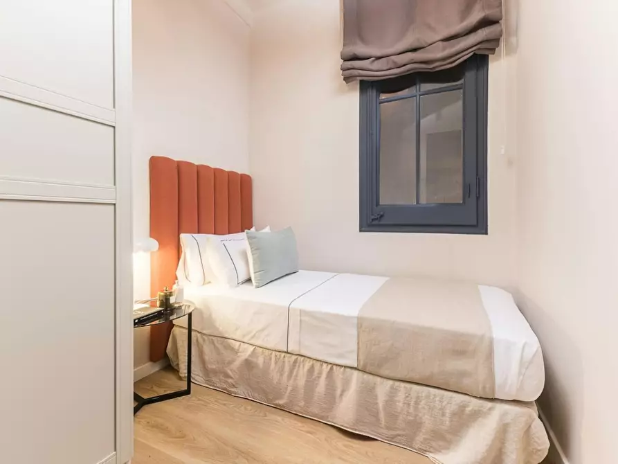 Immagine 10 di Appartamento in affitto  in Avinguda de Gaudí a Barcelona