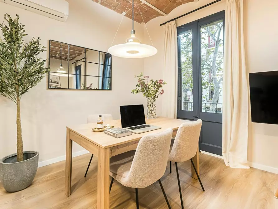 Immagine 4 di Appartamento in affitto  in Avinguda de Gaudí a Barcelona