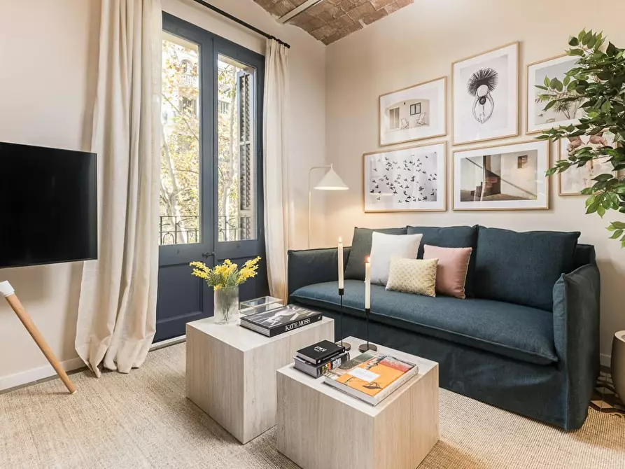 Immagine 1 di Appartamento in affitto  in Avinguda de Gaudí a Barcelona