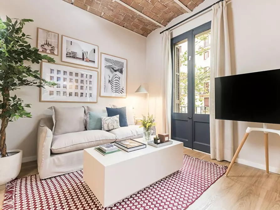 Immagine 1 di Appartamento in affitto  in Avinguda de Gaudí a Barcelona