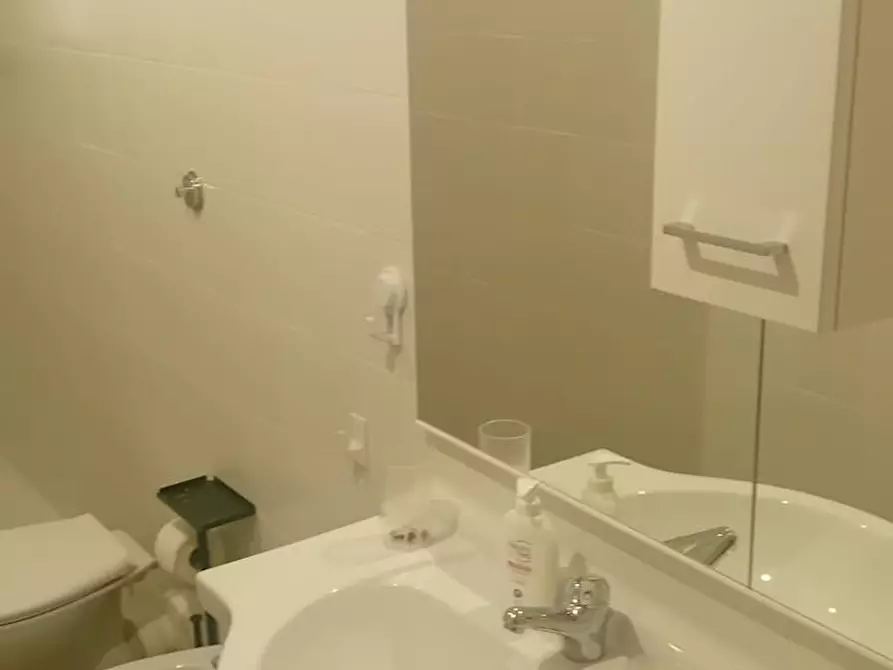 Immagine 8 di Camera in affitto  in Viale Regina Margherita a Roma