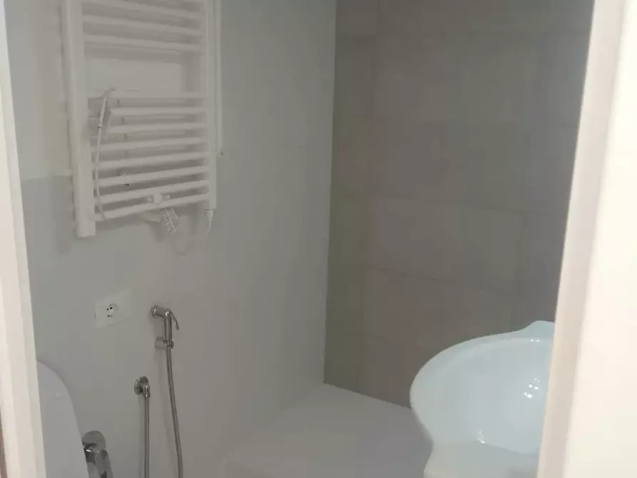 Immagine 1 di Camera in affitto  in Via Benadir a Roma