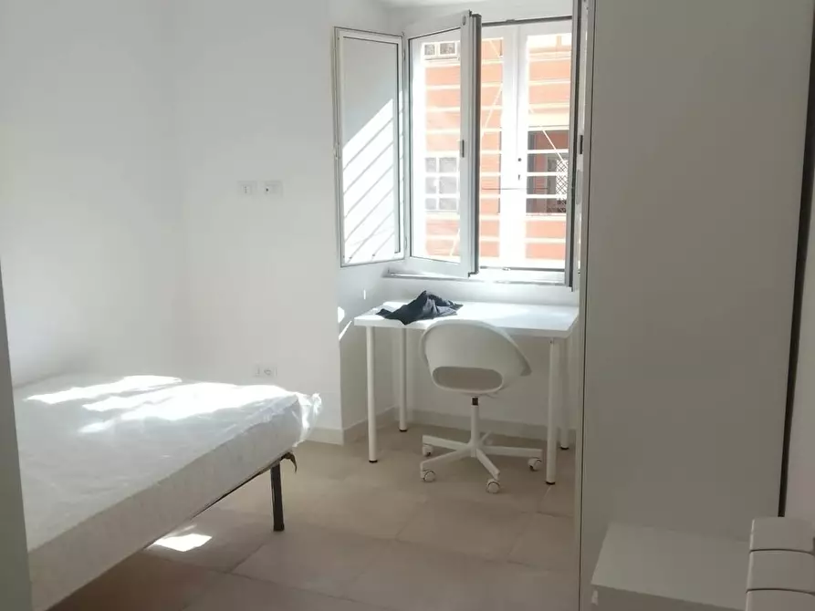 Immagine 2 di Camera in affitto  in Via Benadir a Roma