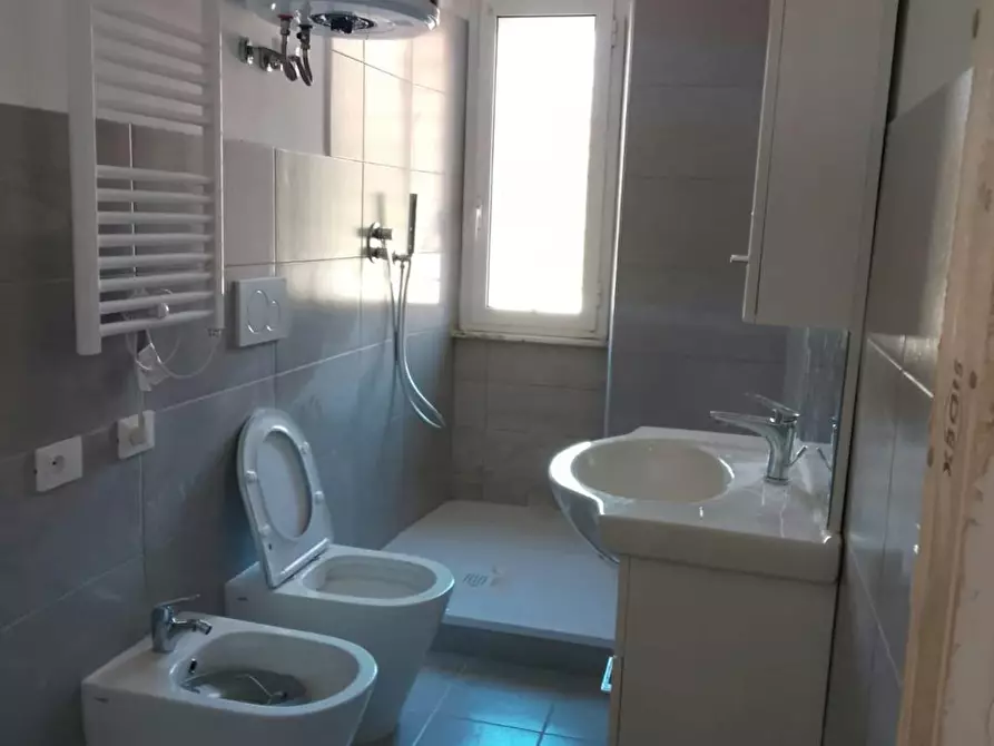 Immagine 4 di Camera in affitto  in Via Benadir a Roma