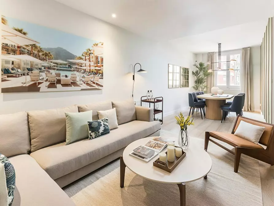 Immagine 1 di Appartamento in affitto  in Carrer de Girona a Barcelona