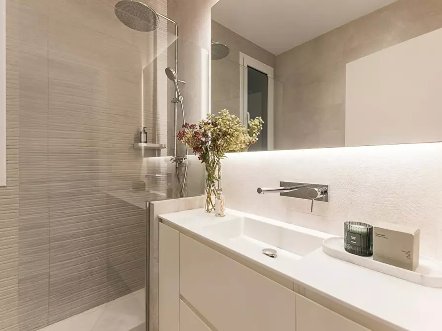 Immagine 9 di Appartamento in affitto  in Carrer de Girona a Barcelona