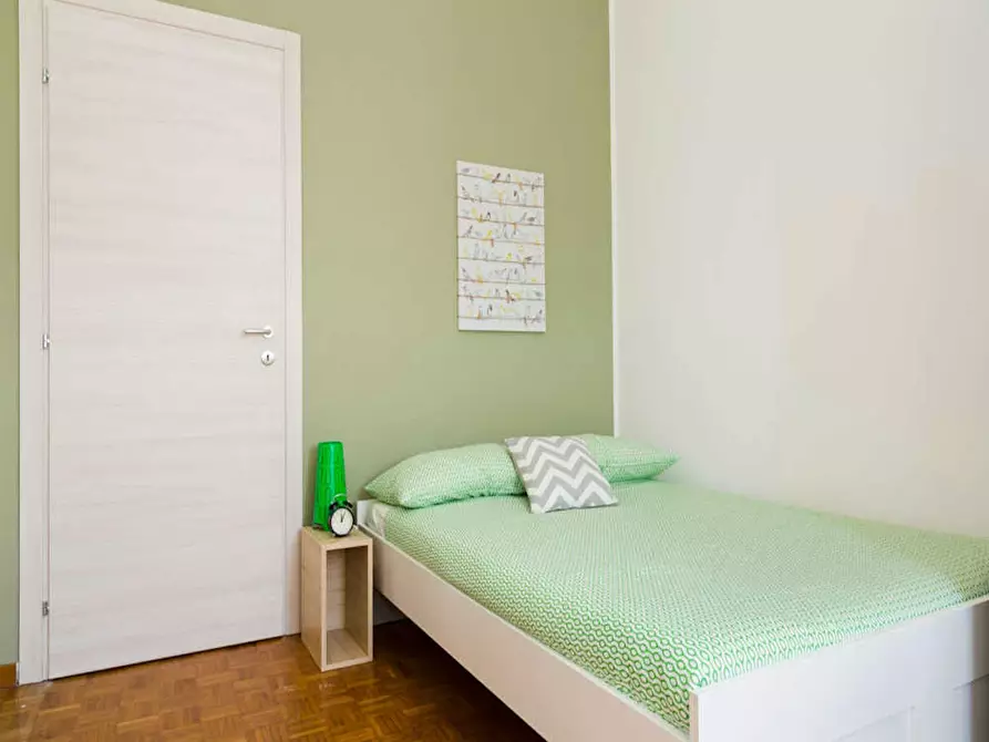 Immagine 1 di Camera in affitto  in Via dei Salici a Buccinasco