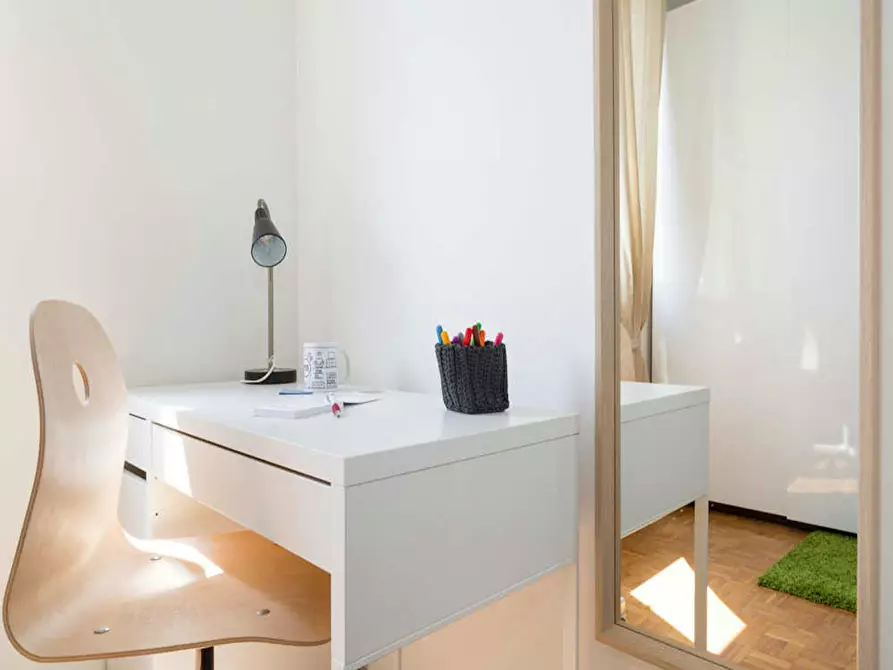 Immagine 3 di Camera in affitto  in Via dei Salici a Buccinasco