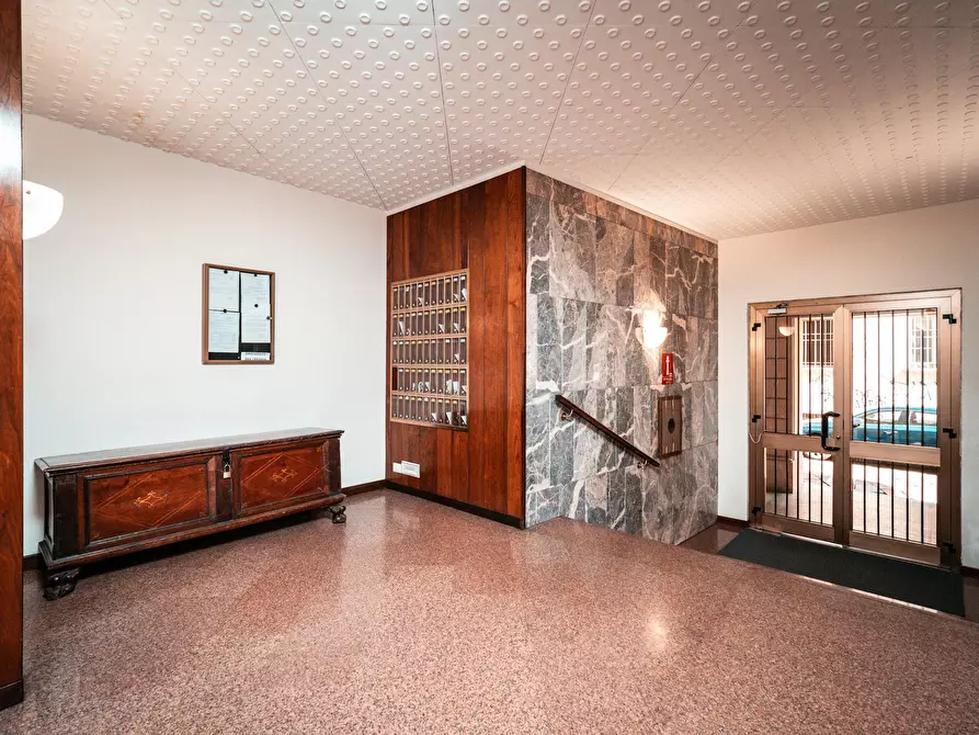 Immagine 7 di Appartamento in affitto  in Via della Chiusa a Milano