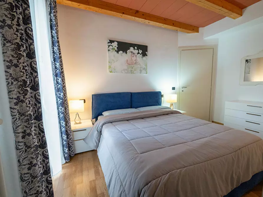 Immagine 7 di Appartamento in affitto  in Via Roma a Laveno-Mombello