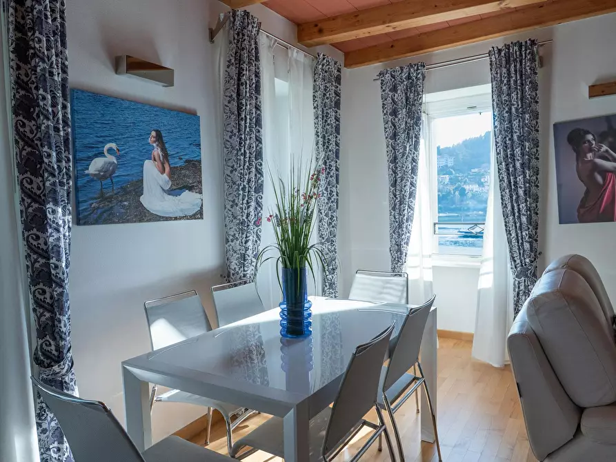 Immagine 4 di Appartamento in affitto  in Via Roma a Laveno-Mombello