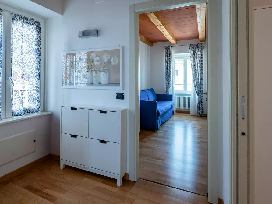 Immagine 8 di Appartamento in affitto  in Via Roma a Laveno-Mombello