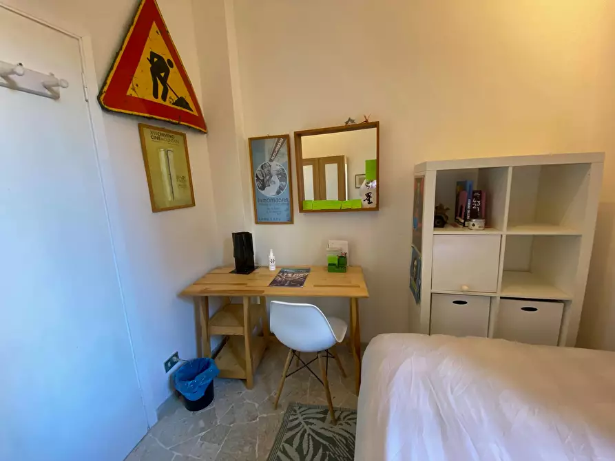 Immagine 2 di Camera in affitto  in Via dei della Robbia a Firenze