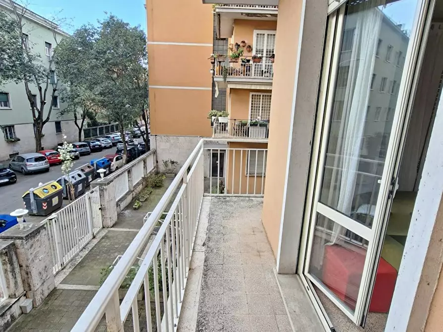 Immagine 9 di Camera in affitto  in Via Apuania a Roma