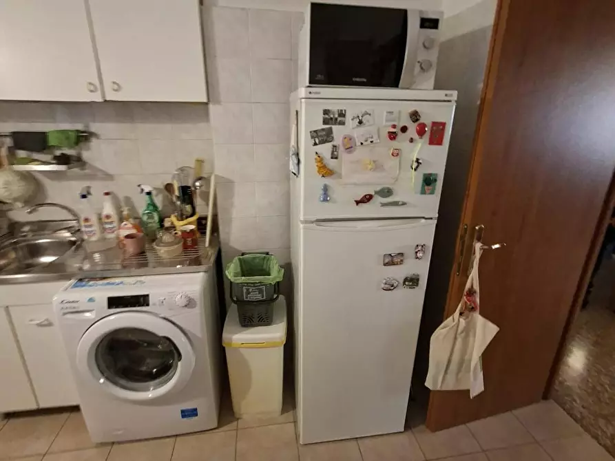 Immagine 10 di Camera in affitto  in Via Apuania a Roma