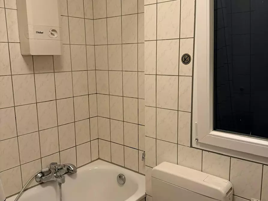 Immagine 4 di Camera in affitto  in Hüttenstraße a Düsseldorf
