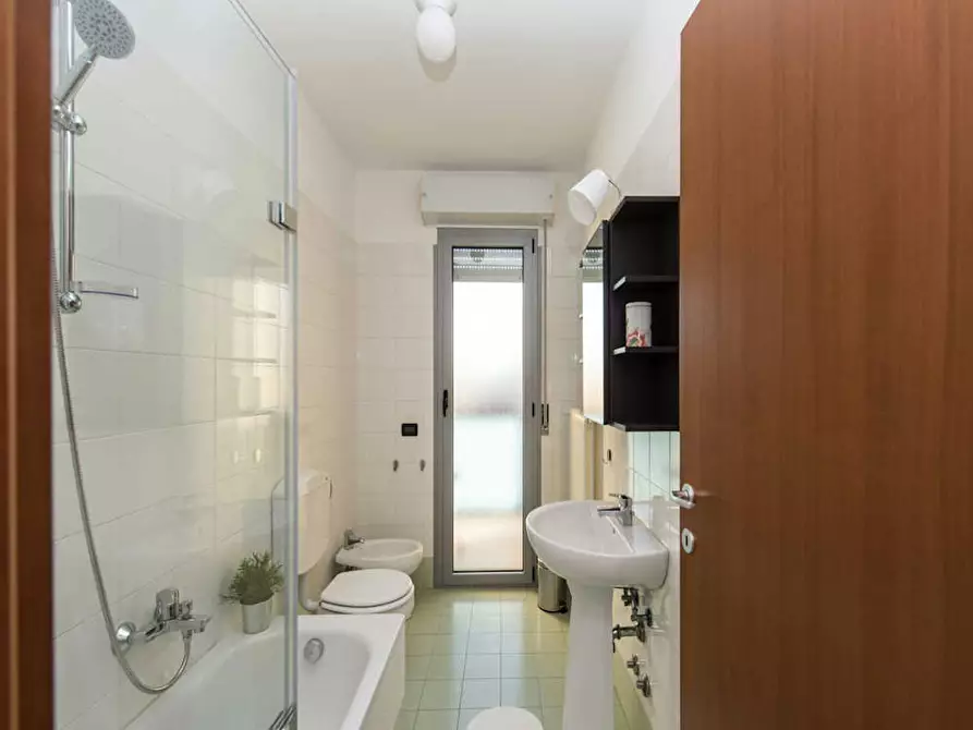 Immagine 10 di Camera in affitto  in Via del Lavoro a Bologna