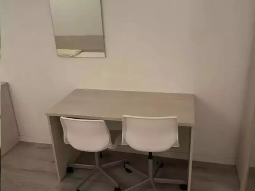 Immagine 4 di Camera in affitto  in Via Francesco Caracciolo a Milano