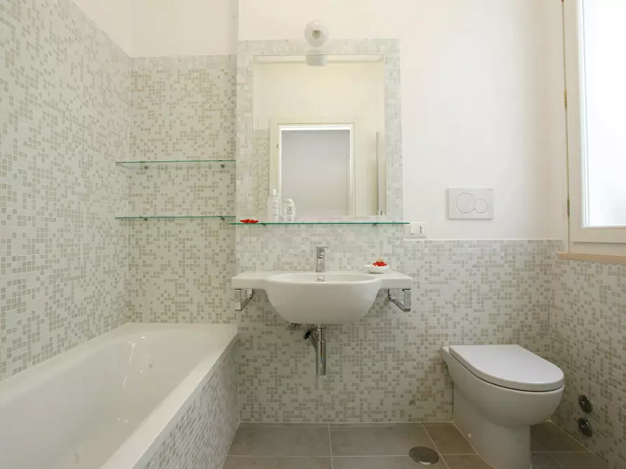 Immagine 2 di Camera in affitto  in Via dei Savorelli a Roma