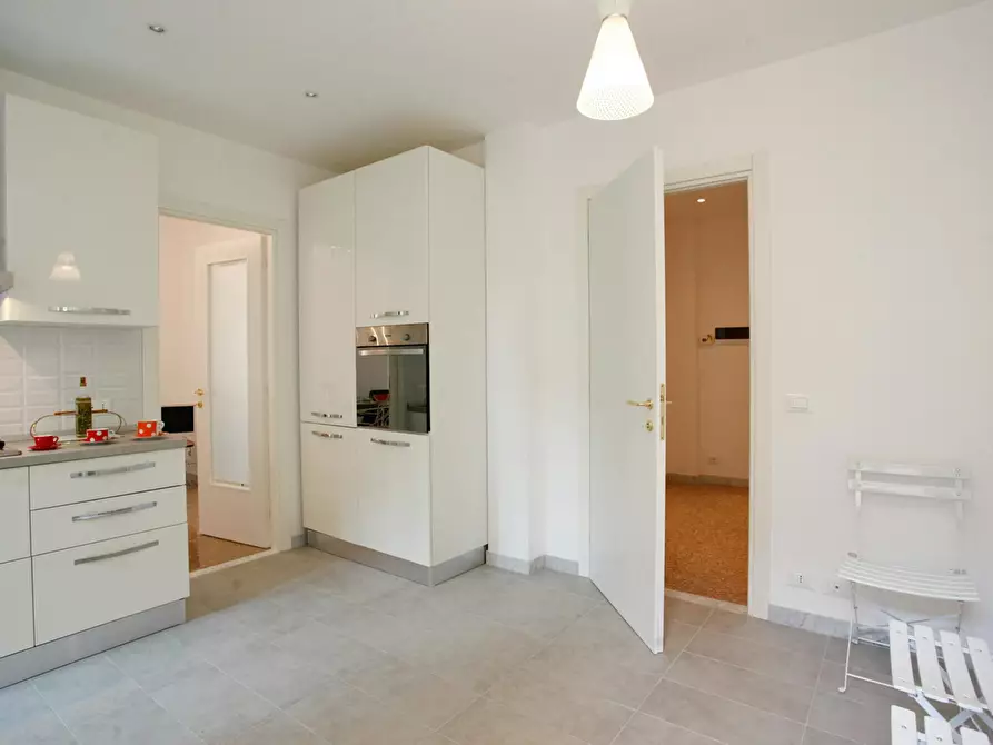 Immagine 6 di Camera in affitto  in Via dei Savorelli a Roma