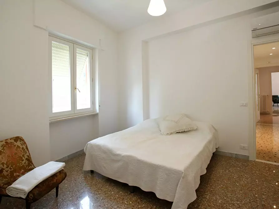 Immagine 1 di Camera in affitto  in Via dei Savorelli a Roma